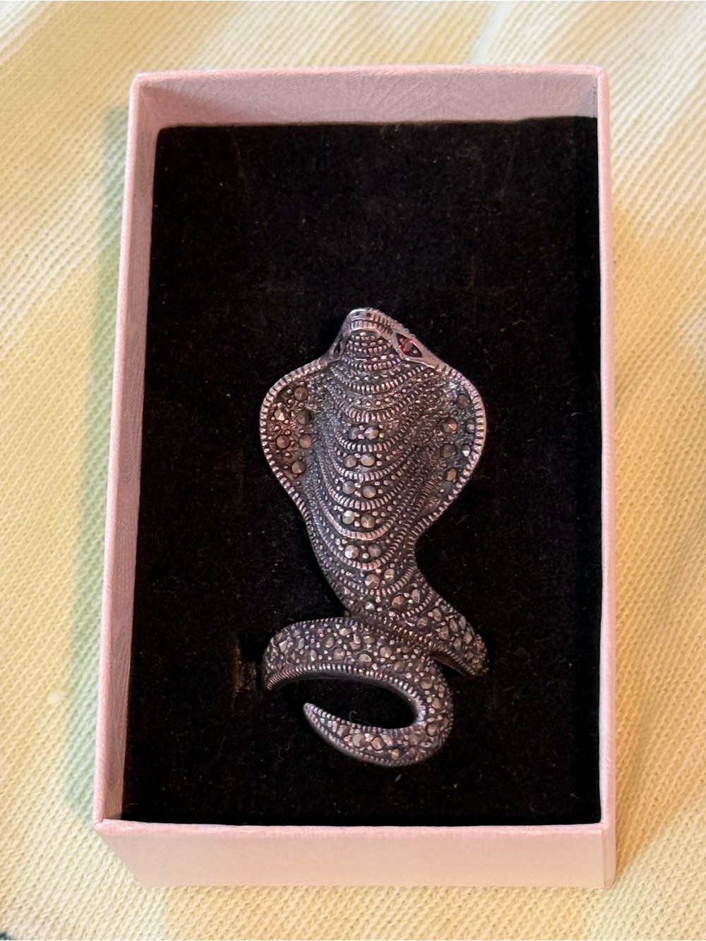 Intricate Cobra Statement Ring SIZE 8 in Gunmetal